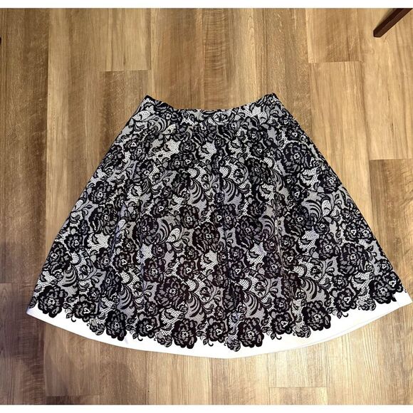 White House Black Market A- line Lace Print  Black White Flowy Skirt Women Sz 12 - Picture 2 of 9